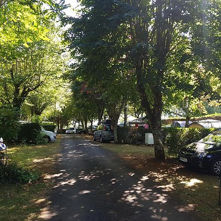 Camping Le Pigeonnier Saint-Crépin-et-Carlucet 外观 照片