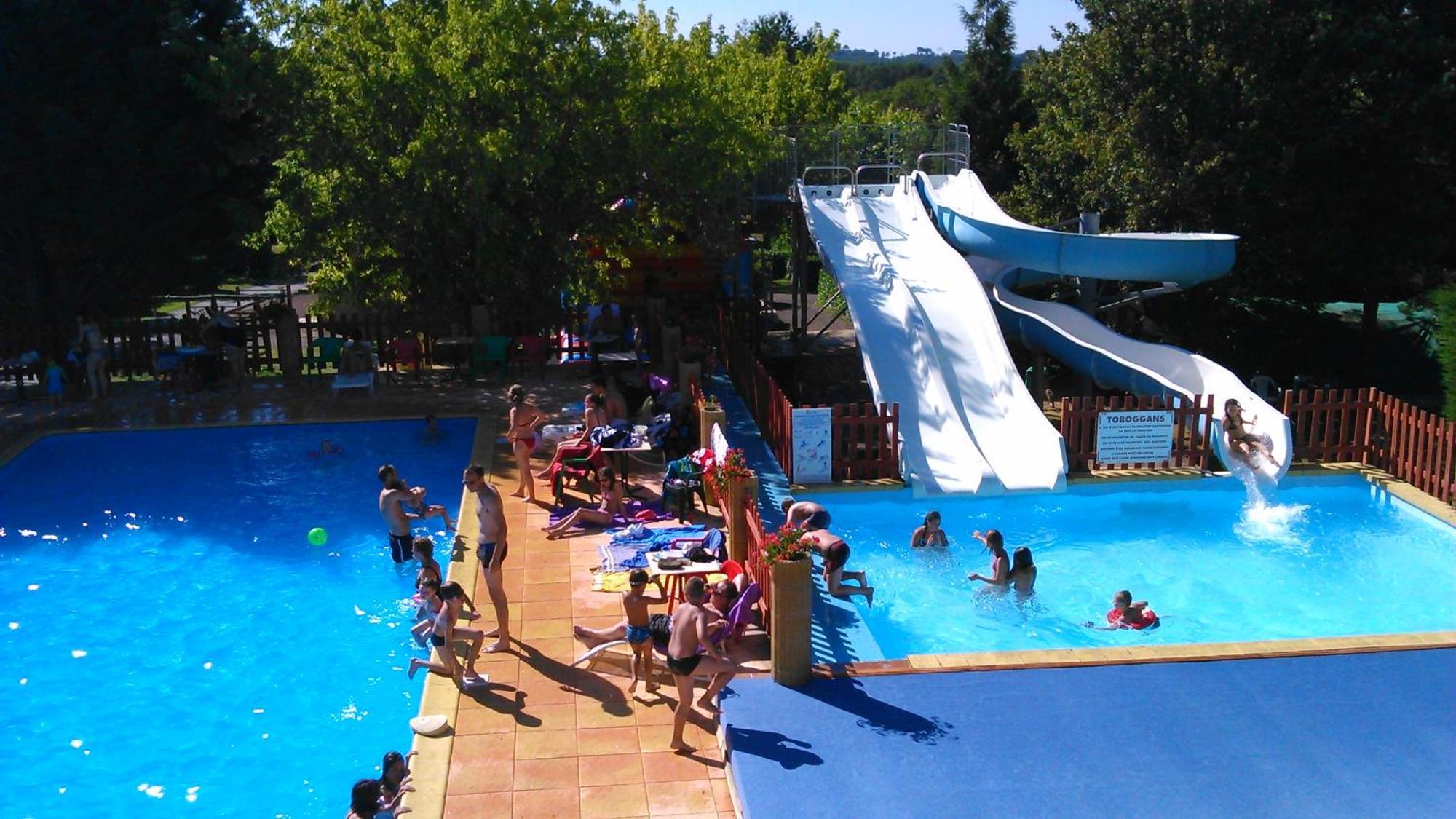 Camping Le Pigeonnier Saint-Crépin-et-Carlucet 外观 照片