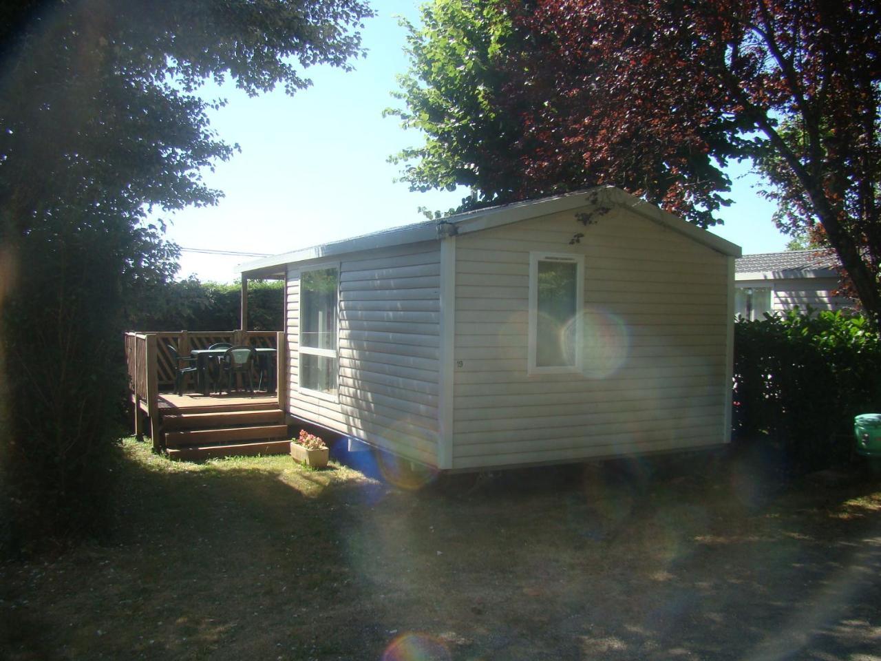Camping Le Pigeonnier Saint-Crépin-et-Carlucet 外观 照片