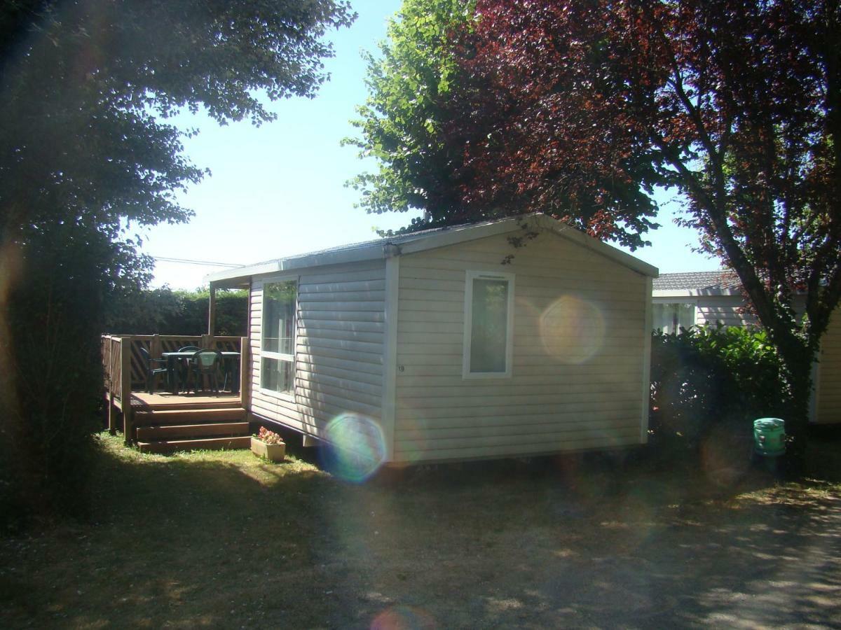 Camping Le Pigeonnier Saint-Crépin-et-Carlucet 外观 照片