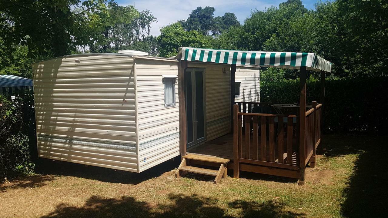 Camping Le Pigeonnier Saint-Crépin-et-Carlucet 外观 照片